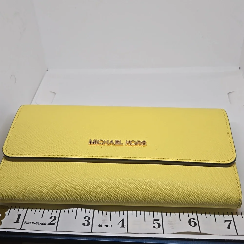 Michael Kors Trifold Wallet Sunshine Yellow